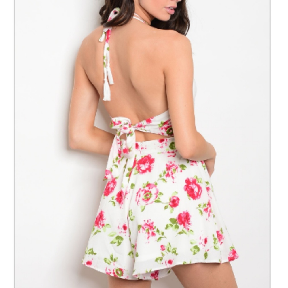 1 LEFT SZ MED Floral Rose Keyhole Tie Back Romper - Picture 2 of 4
